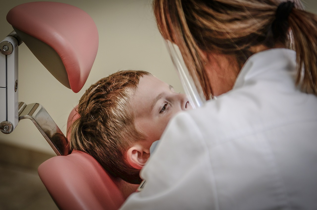 Dentista para niños ¿Por qué es necesario un especialista para atenderles?